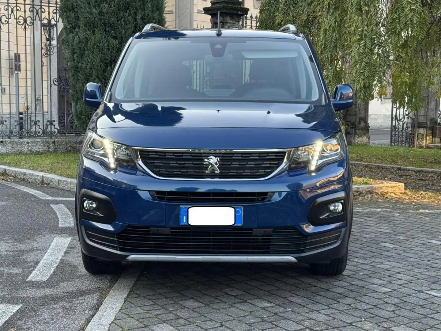 Peugeot Rifter BlueHDi 130 S&S Allure GANCIO DI TRAINO Blu/Azzurro - 2