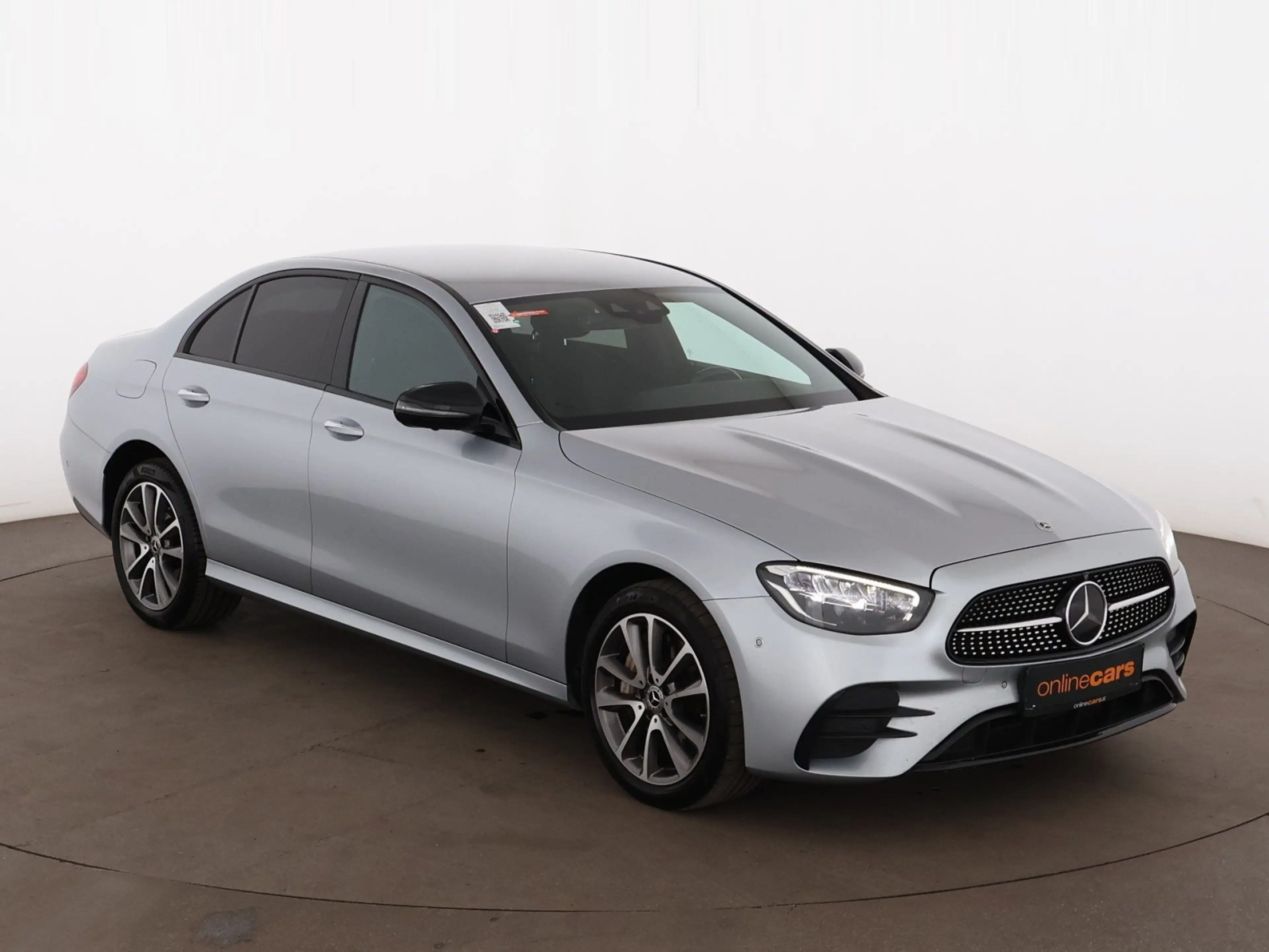 Mercedes-Benz E 300 de 4Matic PHEV AMG-Line Aut LED 360-CAM AHK — photo 4