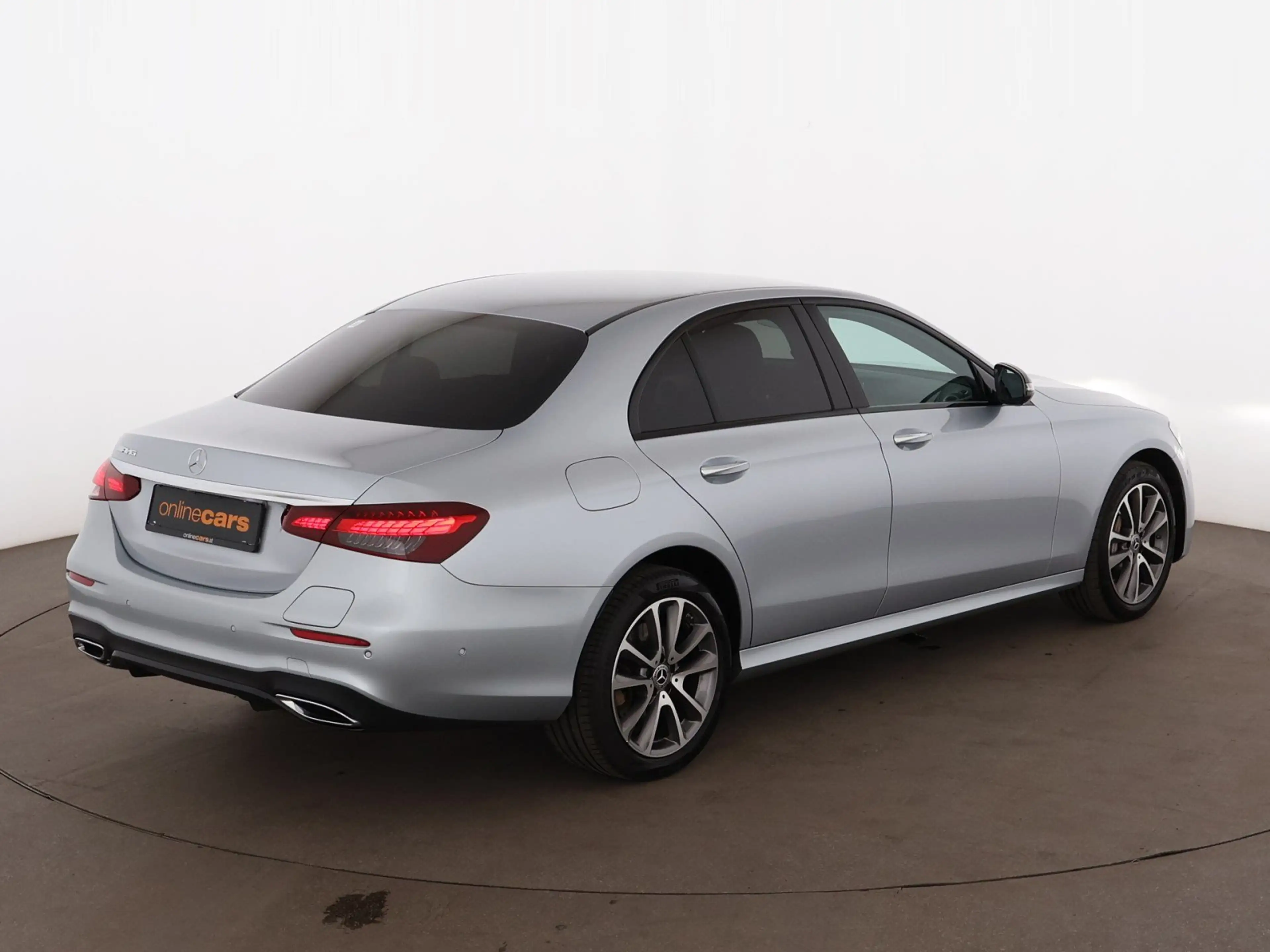 Mercedes-Benz E 300 de 4Matic PHEV AMG-Line Aut LED 360-CAM AHK — photo 8
