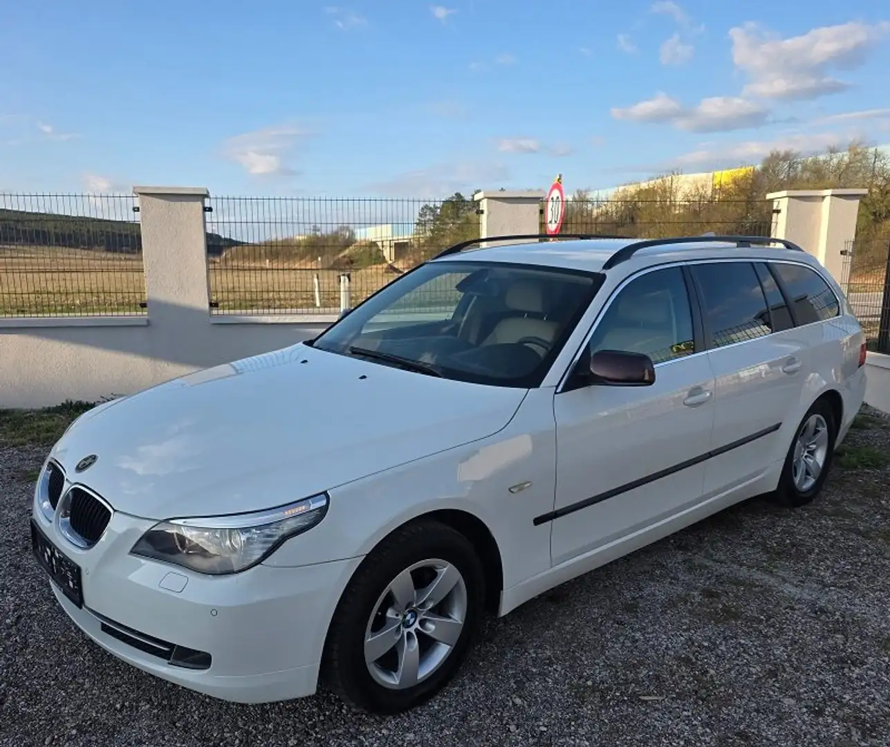 BMW 520 520d Touring Österreich-Paket Weiß - 1