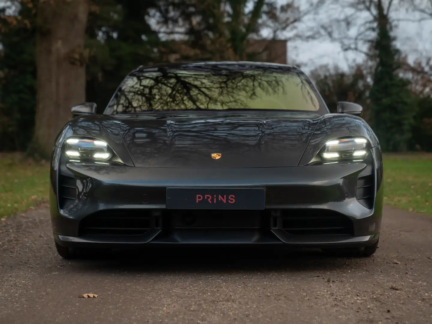 Porsche Taycan Turbo S 93 kWh | SportDesign Carbon | Burmester | Grijs - 2