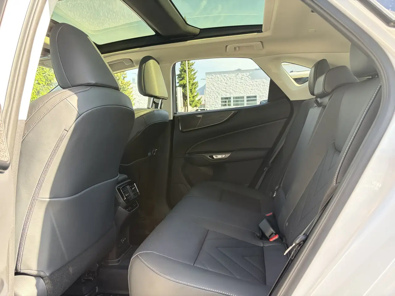 Lexus NX снимка Lexus NX