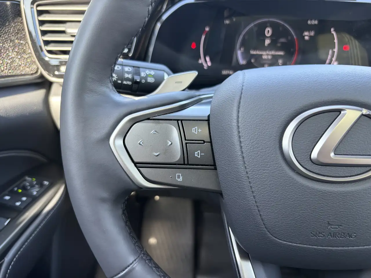 Lexus NX снимка Lexus NX