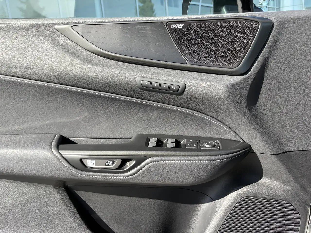 Lexus NX снимка Lexus NX