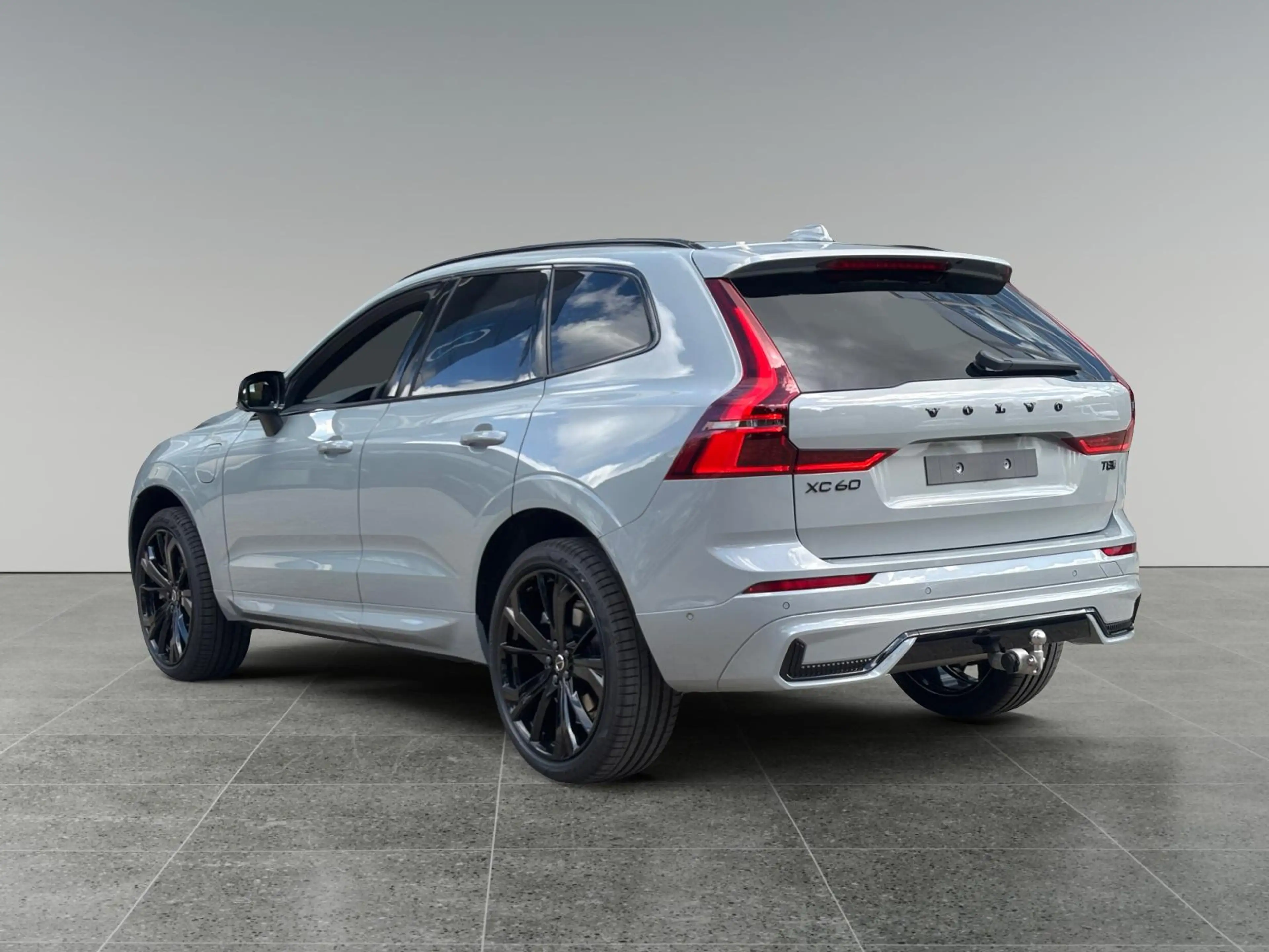 Volvo XC60 T8 Plug-in AWD Ultra Black Edition | TREKHAAK | AD — photo 3