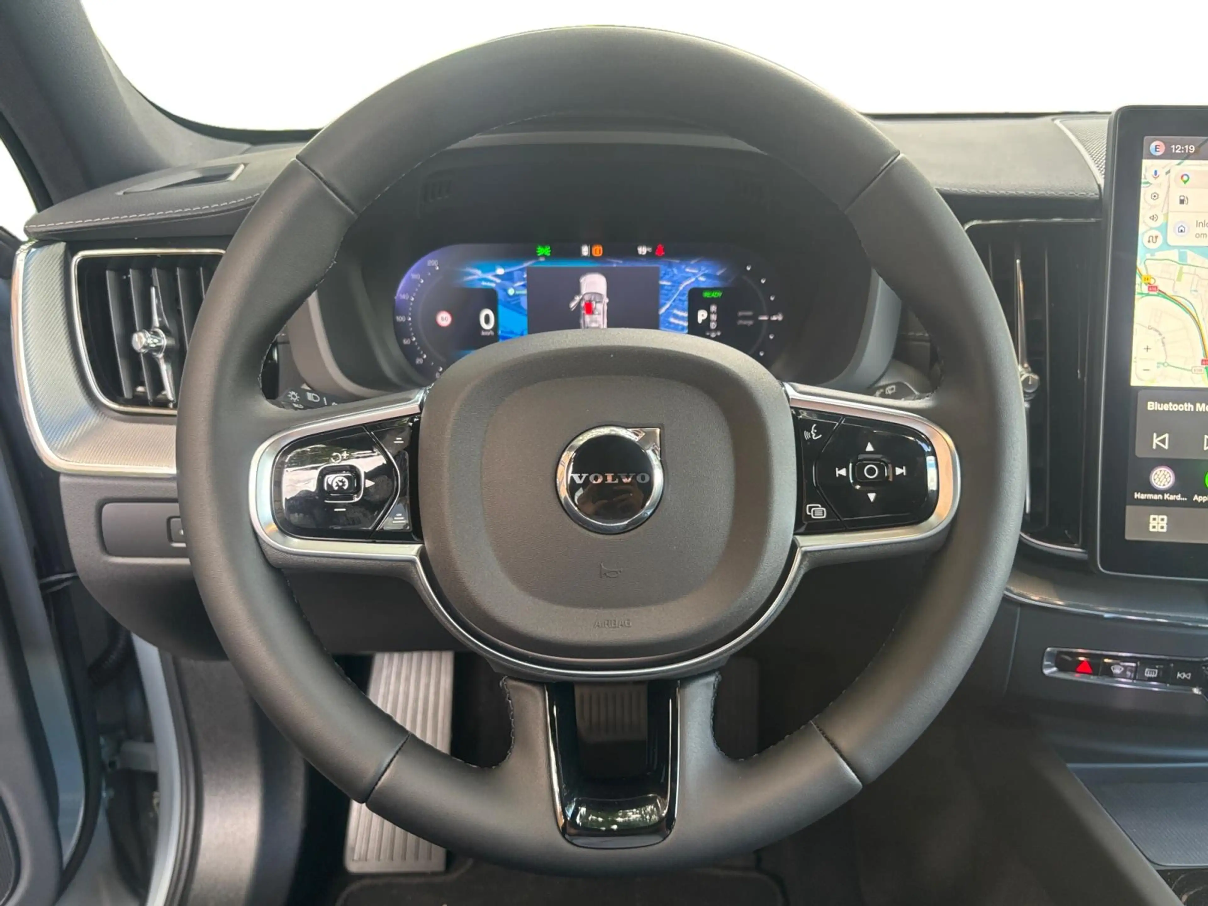 Volvo XC60 T8 Plug-in AWD Ultra Black Edition | TREKHAAK | AD — photo 12