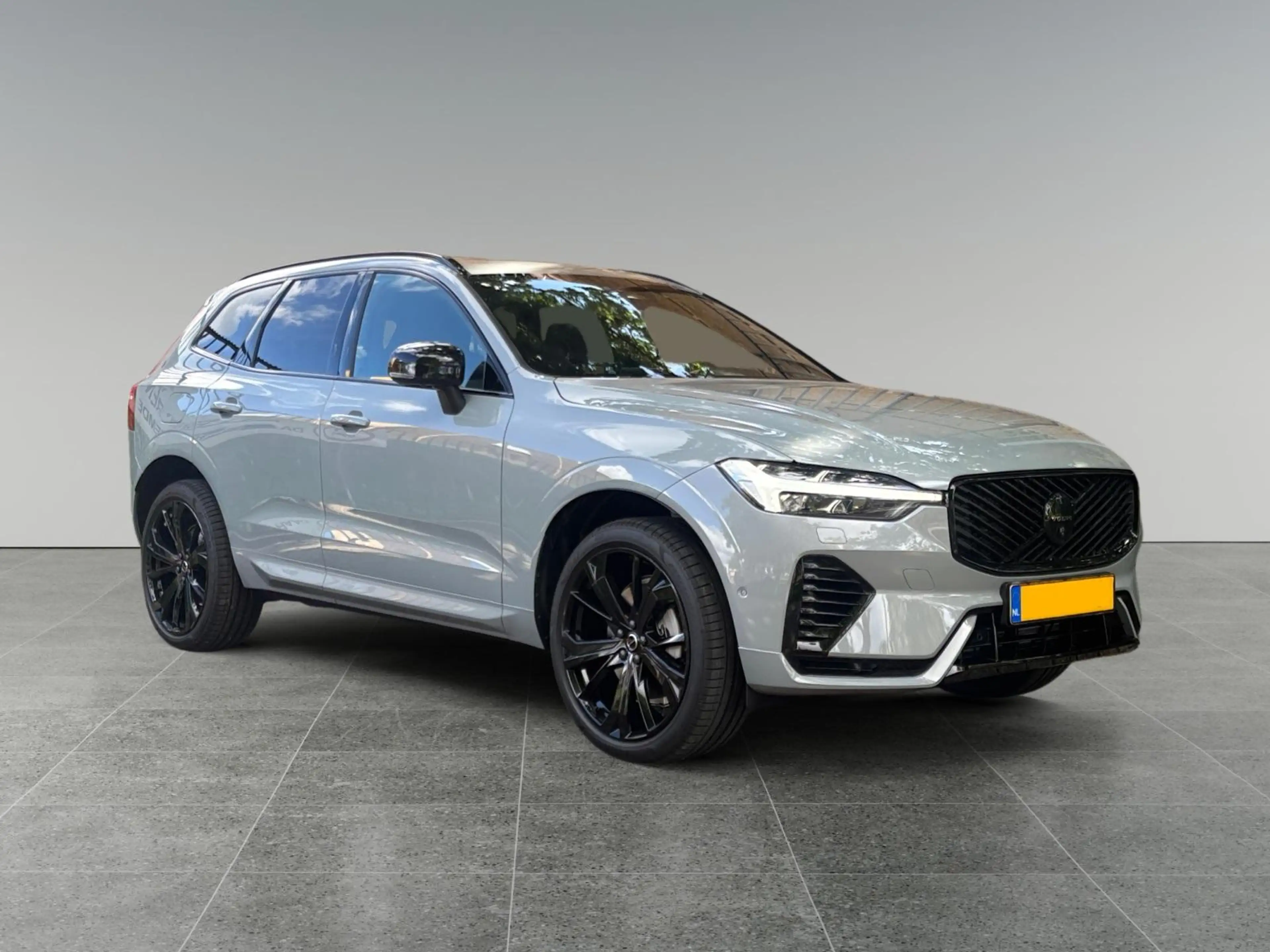 Volvo XC60 T8 Plug-in AWD Ultra Black Edition | TREKHAAK | AD — photo 7
