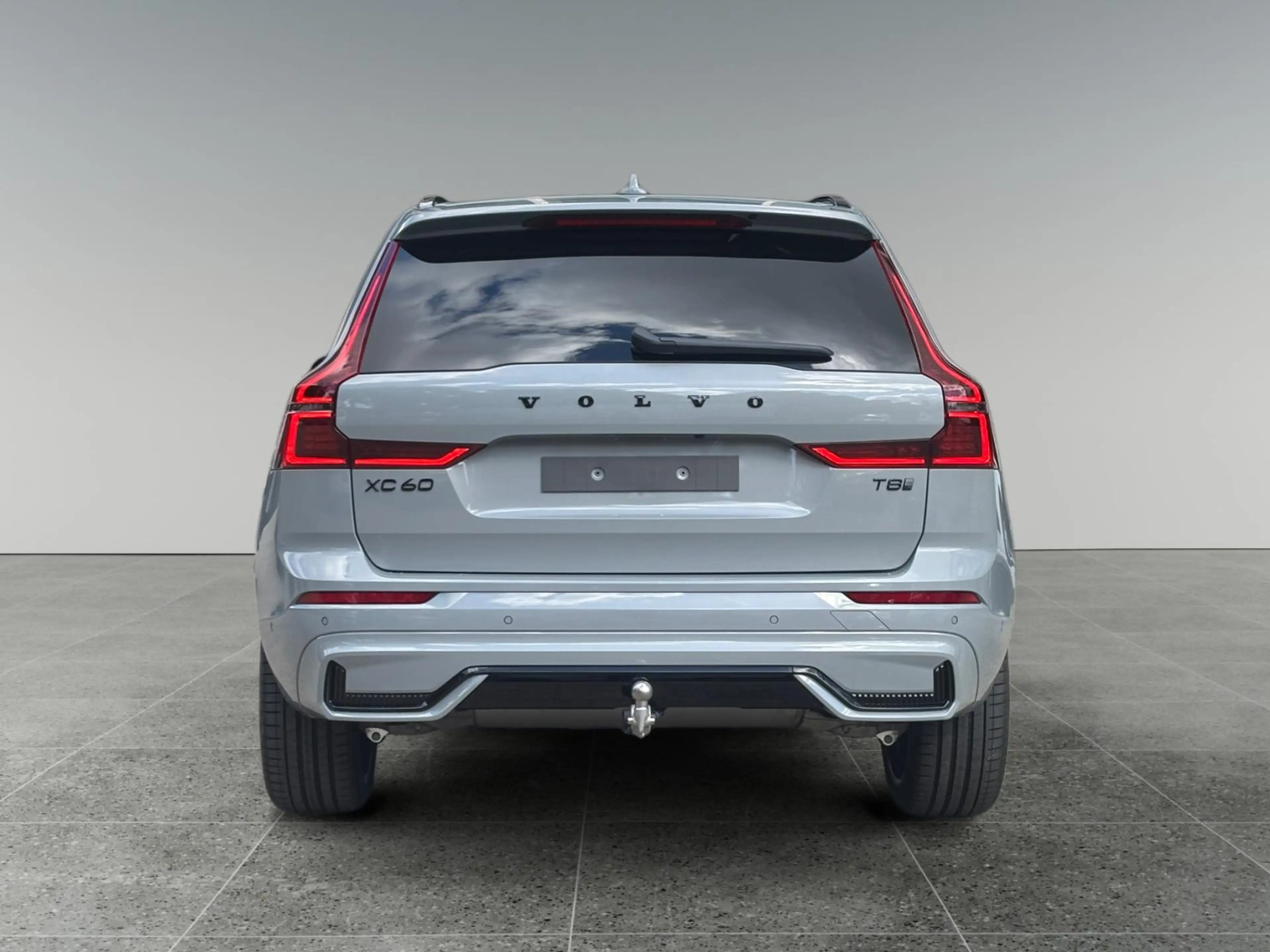 Volvo XC60 T8 Plug-in AWD Ultra Black Edition | TREKHAAK | AD — photo 4