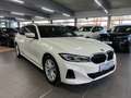 BMW 318 318d Touring Innovation+AHK+Keyless+ACC+Sensatec Blanc - thumbnail 2