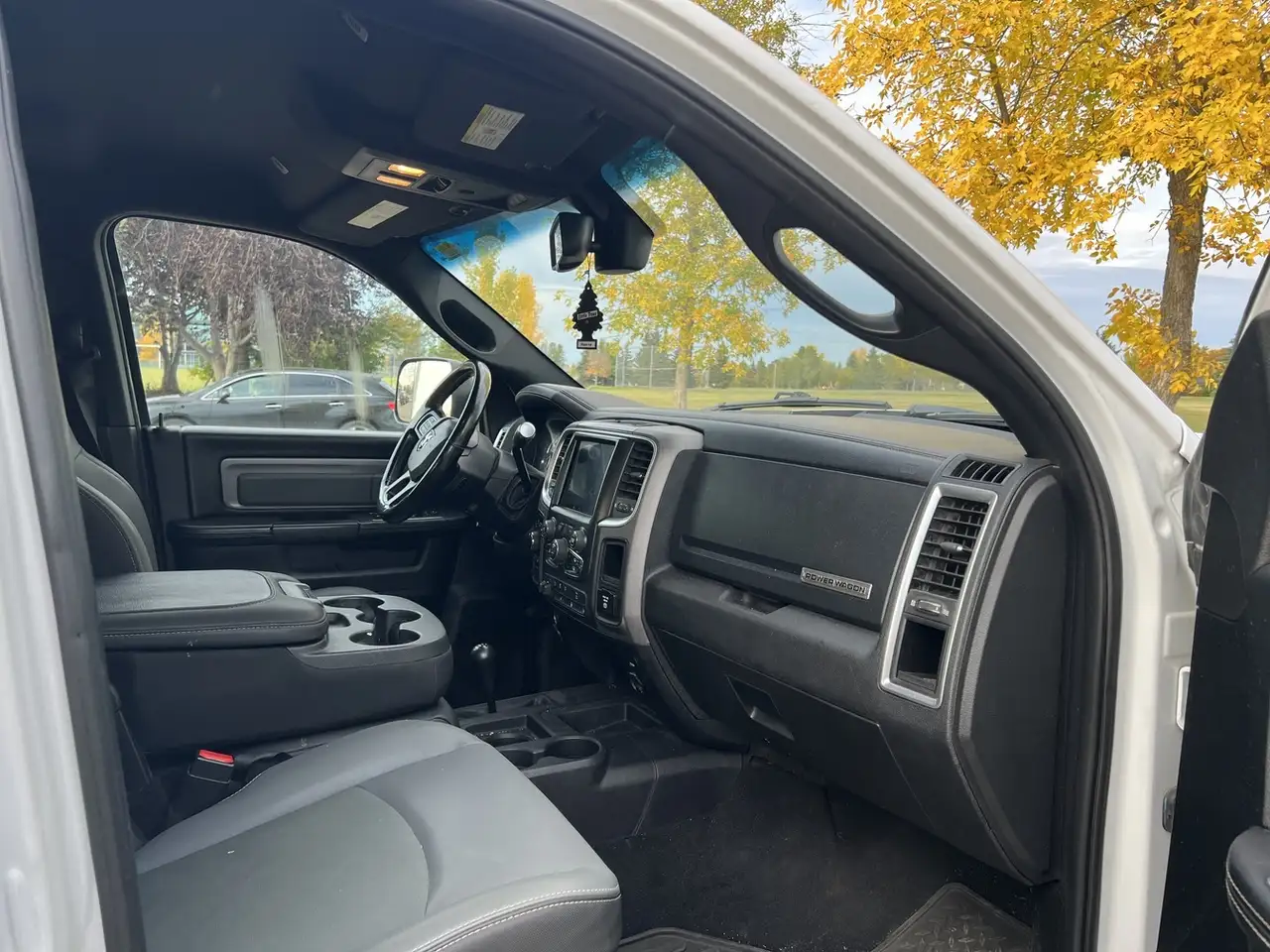 RAM 2500 снимка RAM 2500