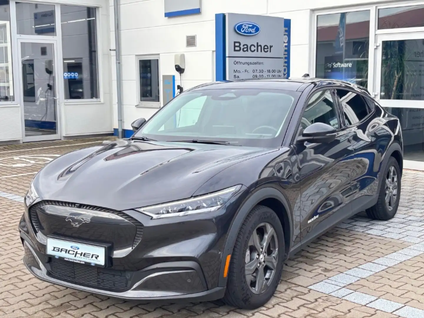 Ford Mustang Mach-E 75KWH RWD TECHNO 1 Gris - 1