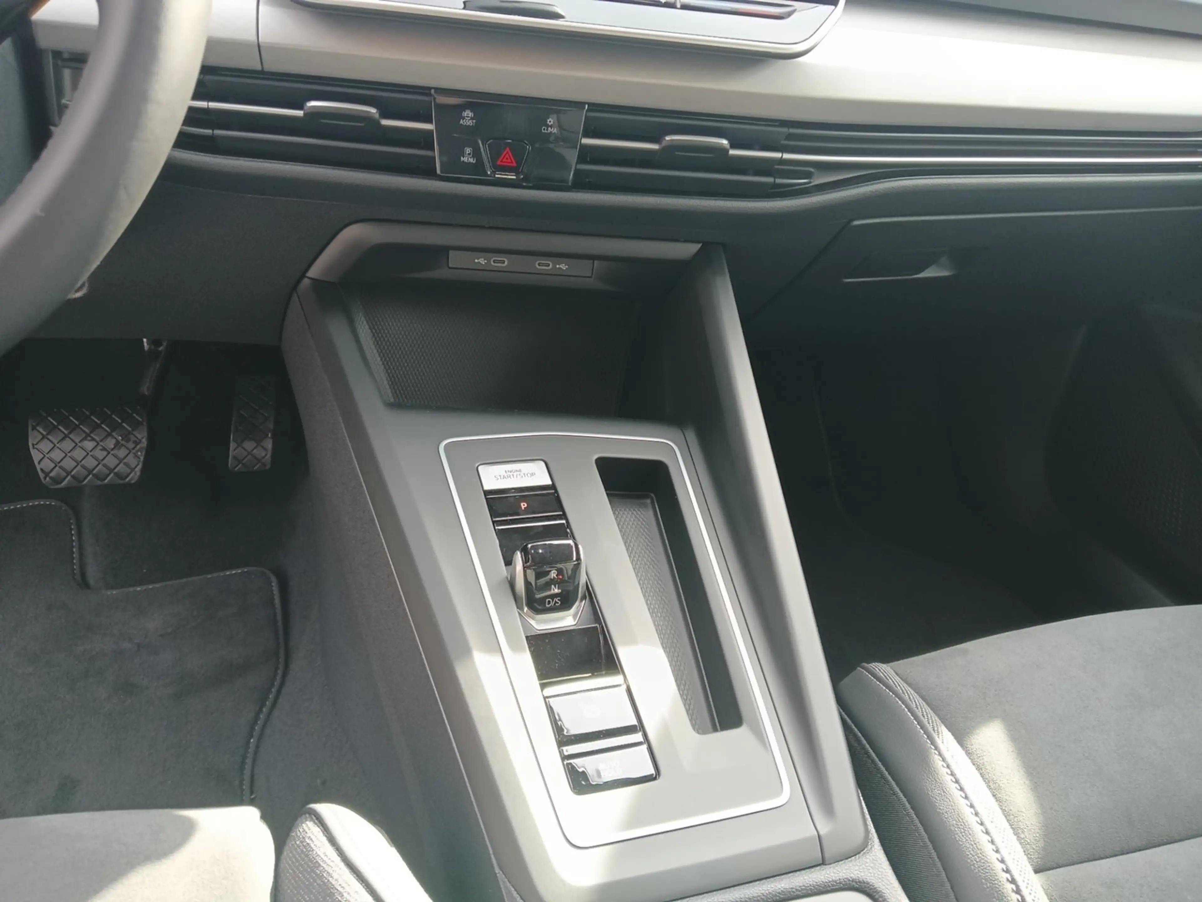 Volkswagen Golf Variant Business mHeV DSG — photo 11