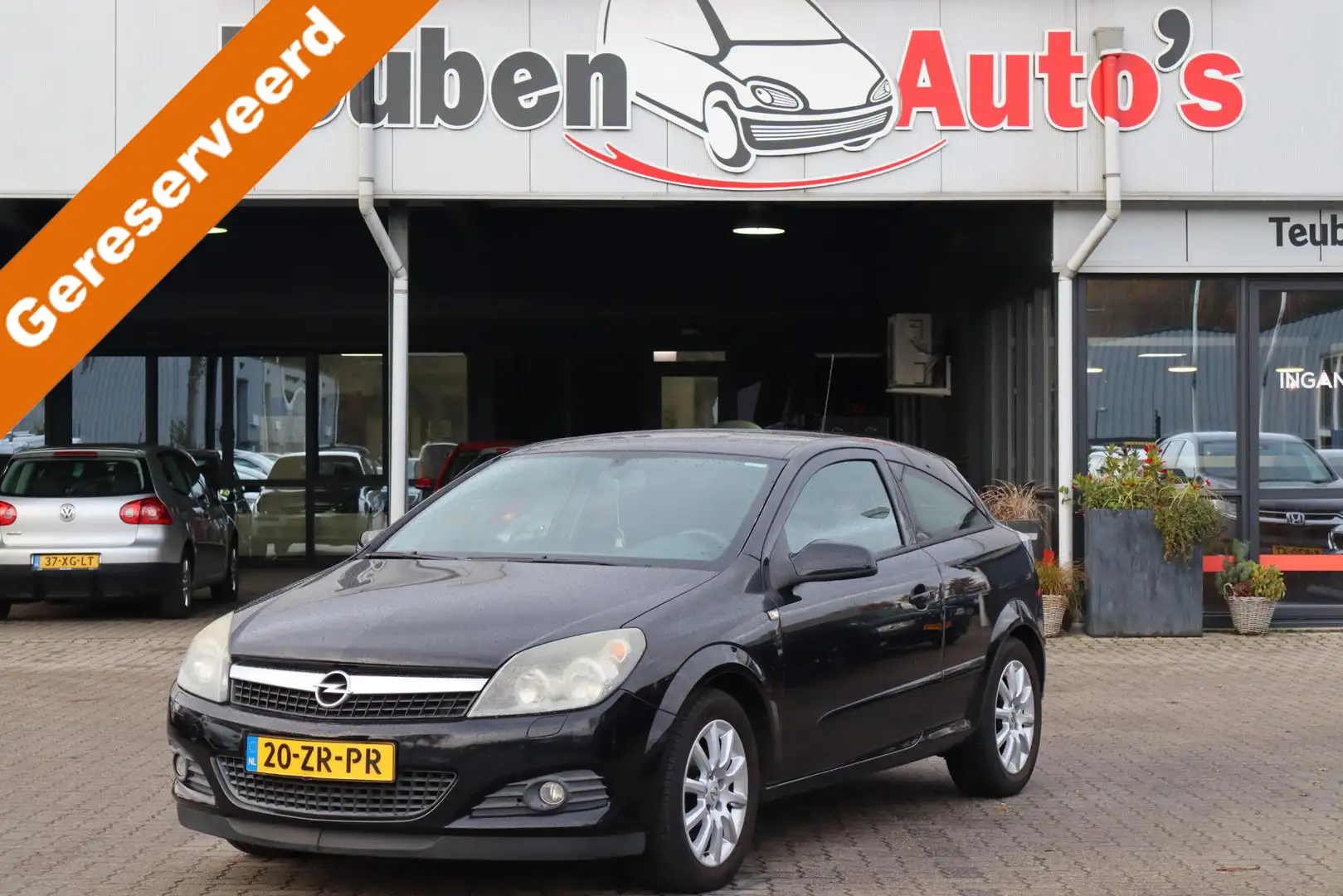 Opel Astra GTC 1.6 Temptation Cruise control, Airco, Elektris Schwarz - 1