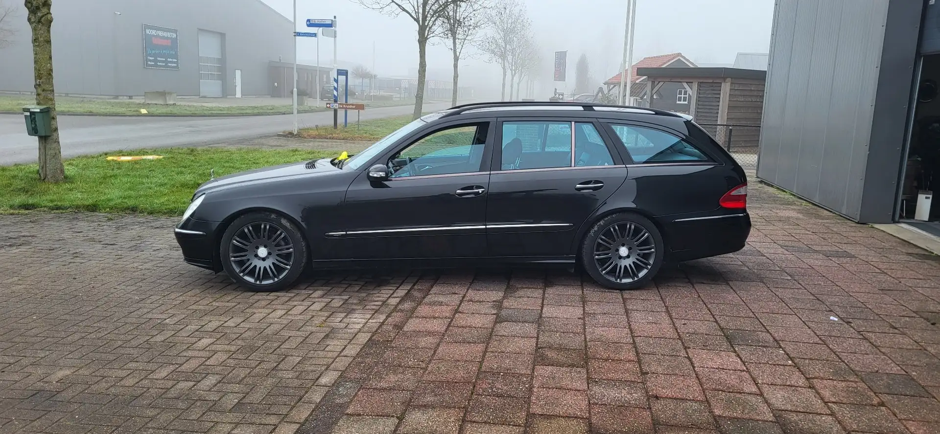 Mercedes-Benz E 240 Avantgarde nieuwe apk Schwarz - 2