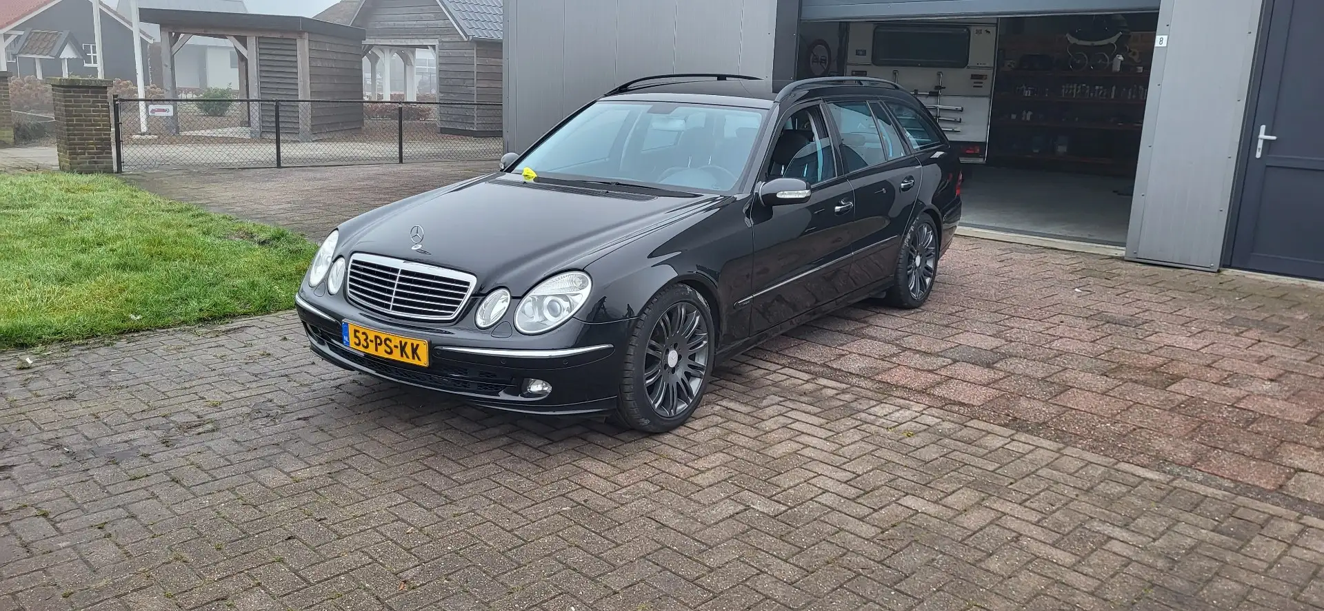 Mercedes-Benz E 240 Avantgarde nieuwe apk Schwarz - 1