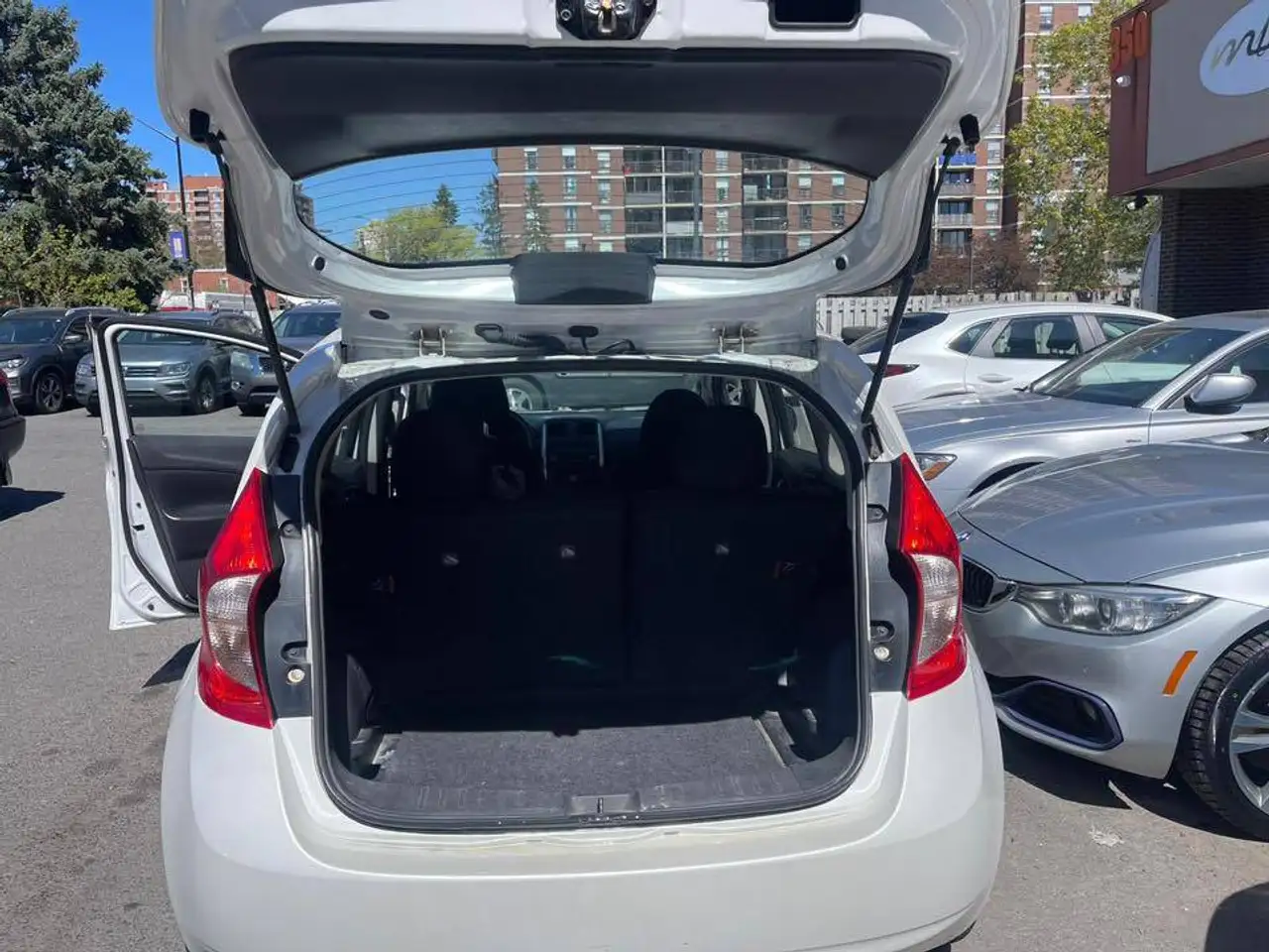 Nissan Versa снимка Nissan Versa