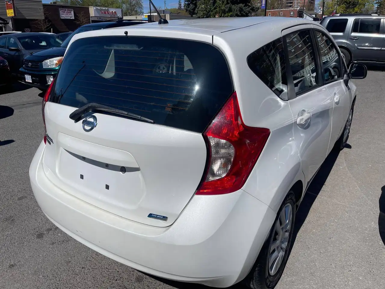 Nissan Versa снимка Nissan Versa