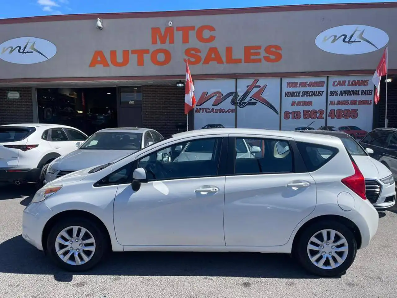 Nissan Versa снимка Nissan Versa