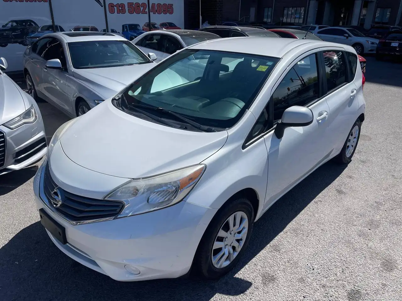 Nissan Versa снимка Nissan Versa