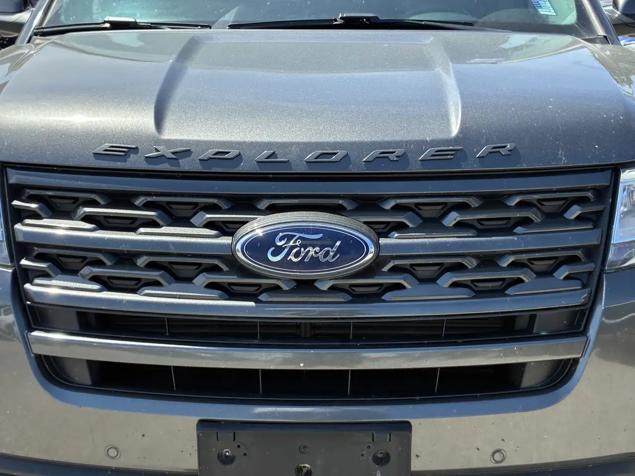 Ford Explorer снимка Ford Explorer