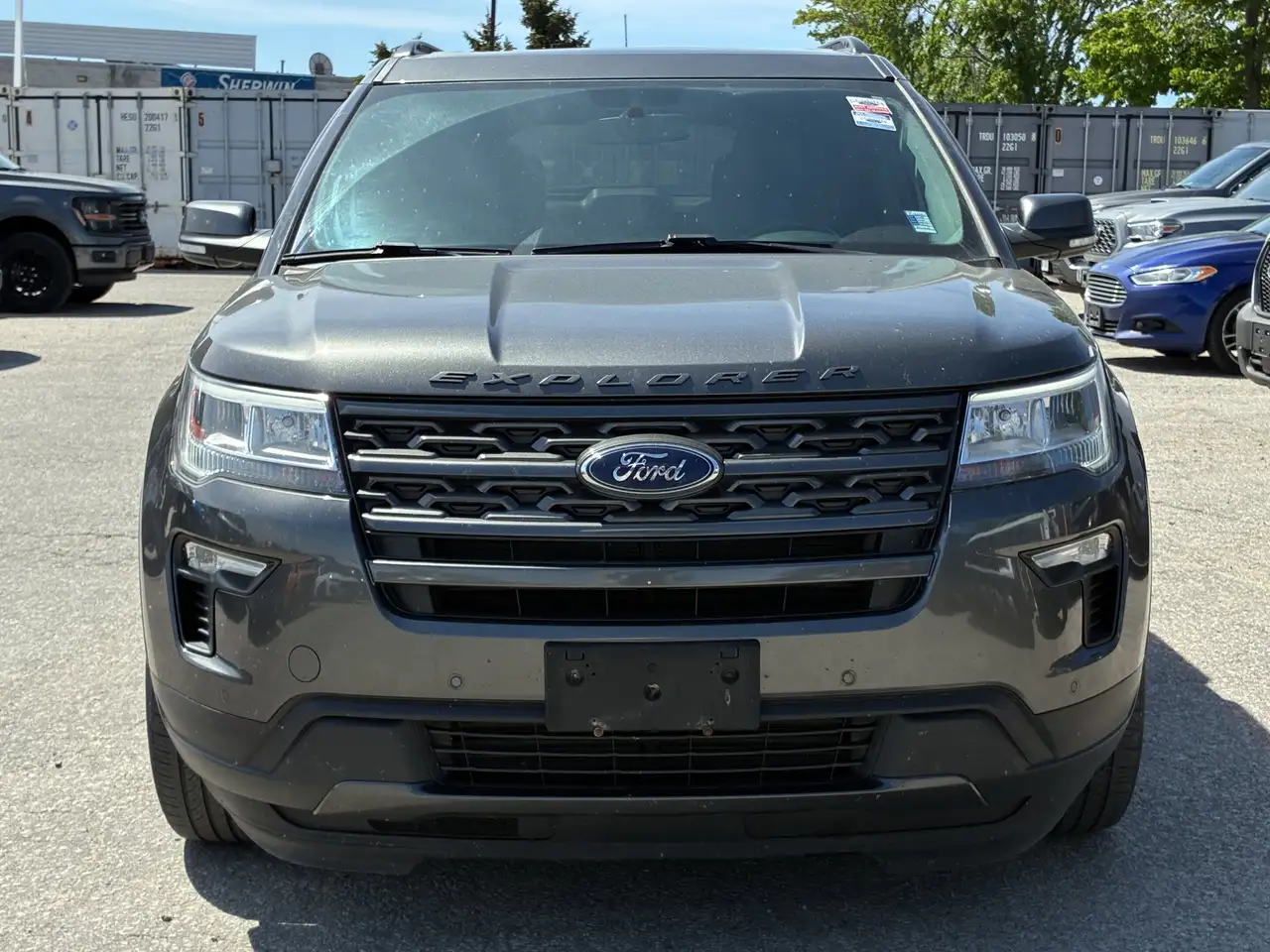 Ford Explorer снимка Ford Explorer