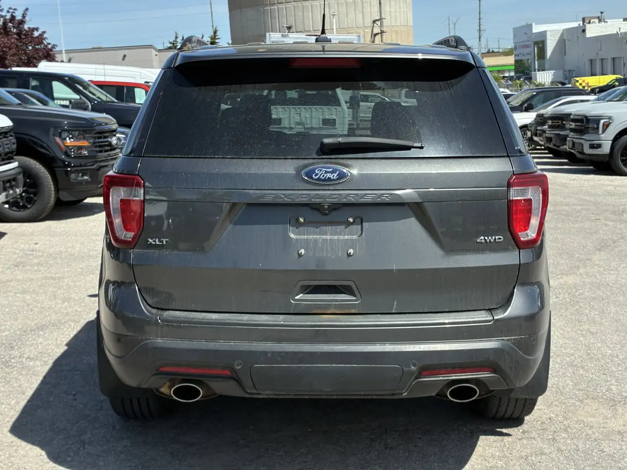 Ford Explorer снимка Ford Explorer