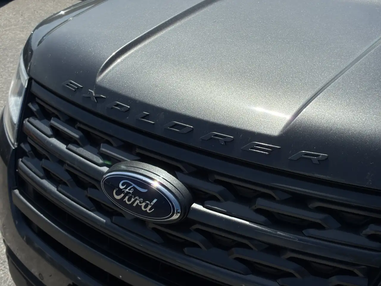 Ford Explorer снимка Ford Explorer