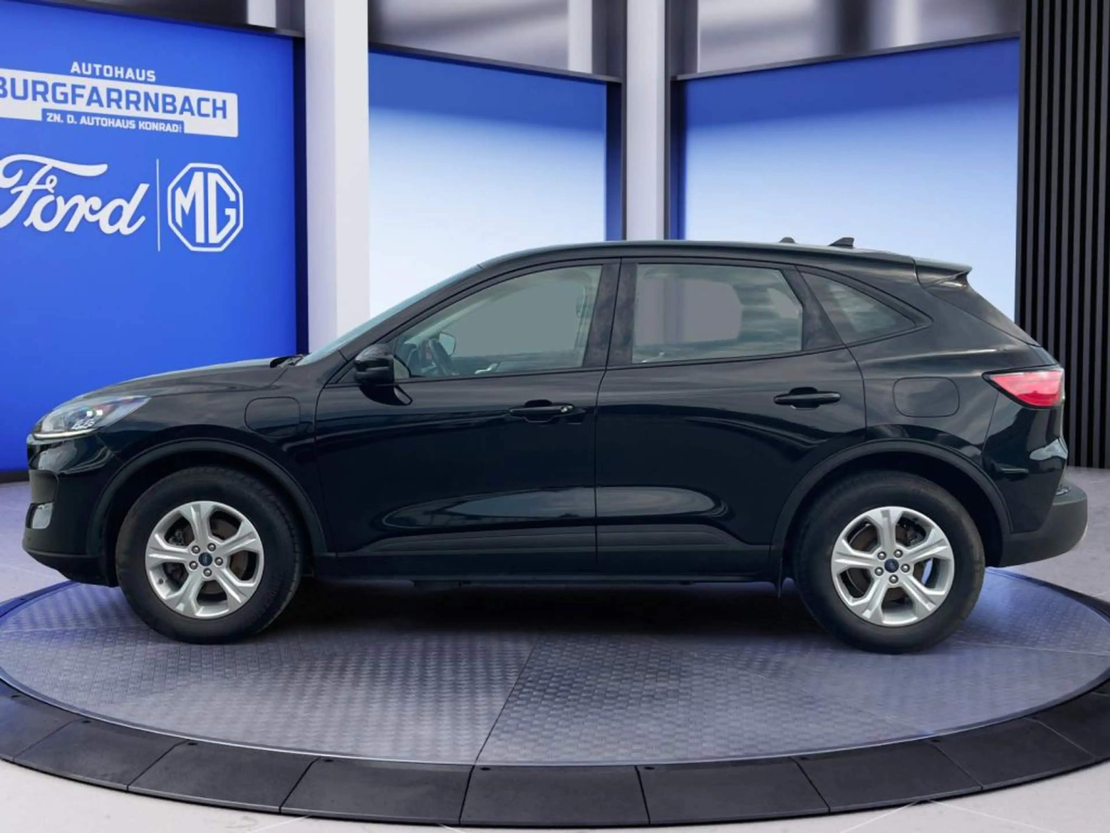 Ford Kuga 2.5 Duratec PHEV COOL&CONNECT *WINTER-PAKET* — photo 3