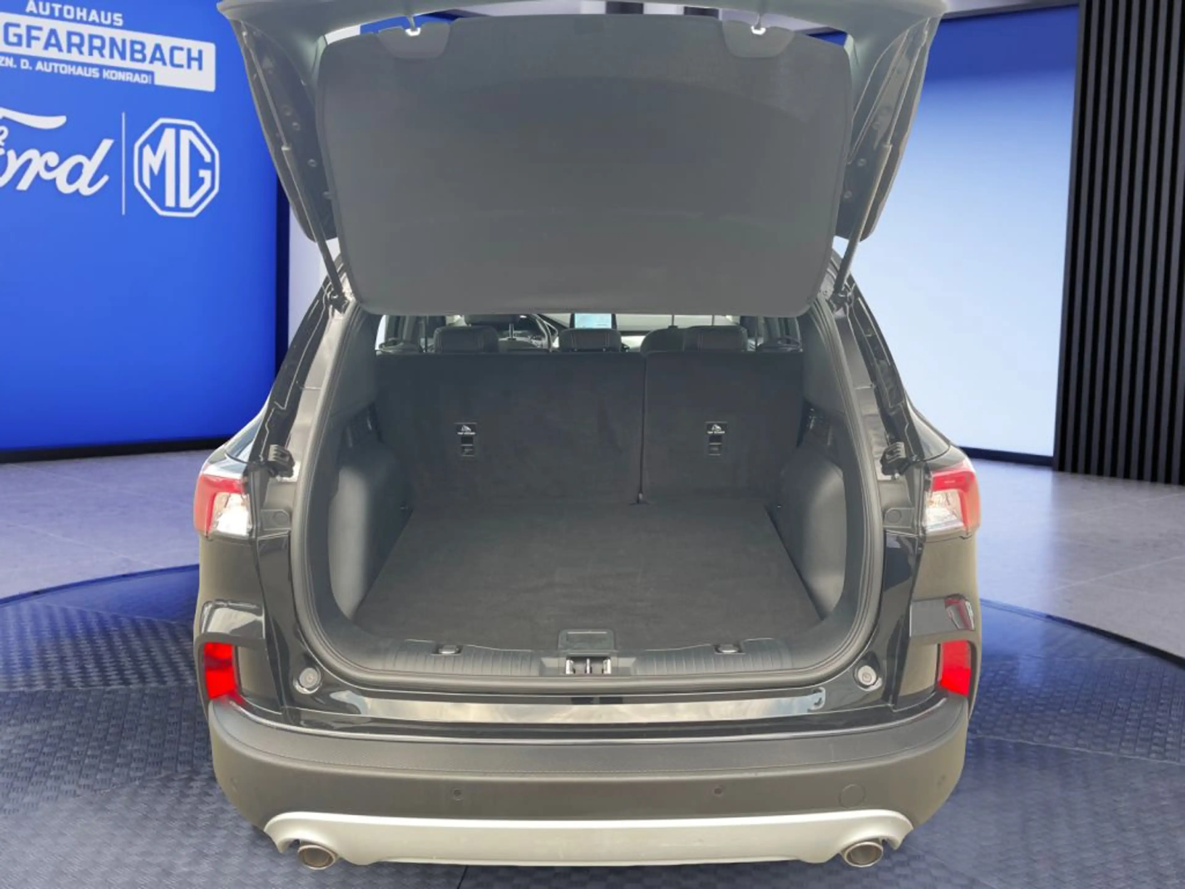 Ford Kuga 2.5 Duratec PHEV COOL&CONNECT *WINTER-PAKET* — photo 7