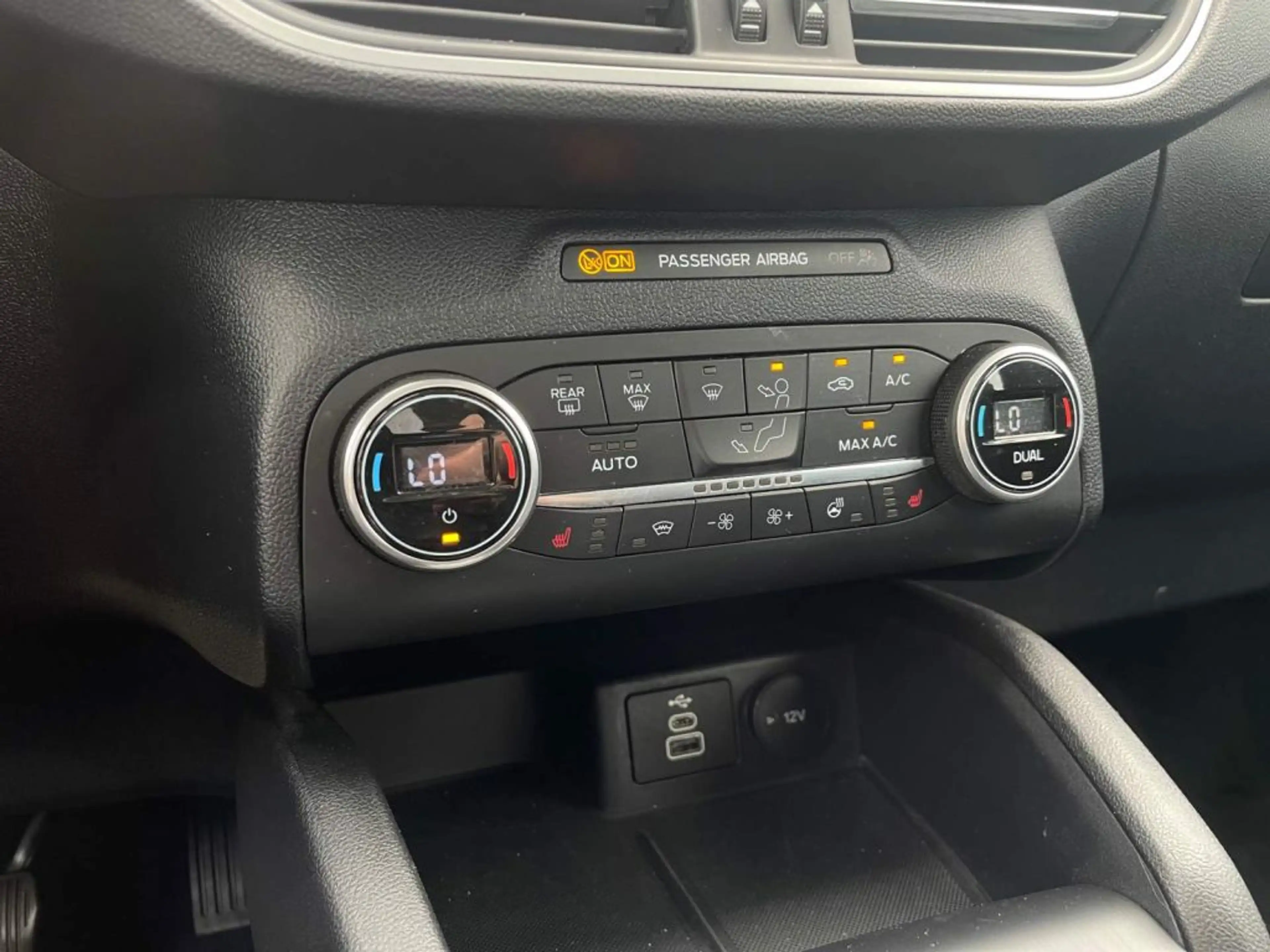 Ford Kuga 2.5 Duratec PHEV COOL&CONNECT *WINTER-PAKET* — photo 15