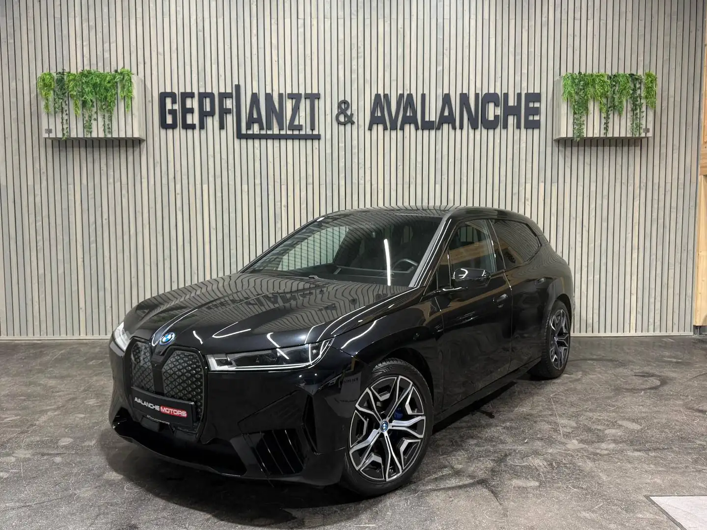 BMW iX 40 Sport xDrive LASER 22'' SKY AHK ALLBLCK 360 Schwarz - 1