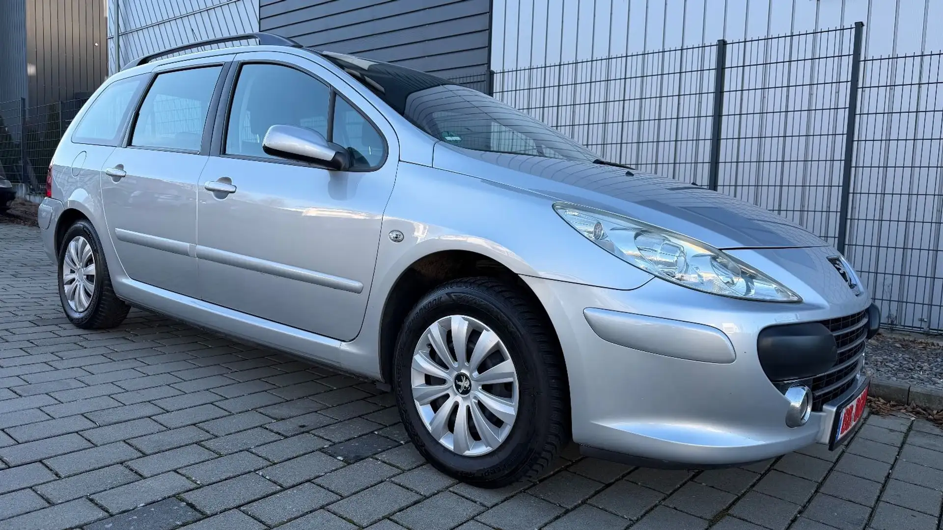 Peugeot 307 1.6 BENZINER AUTOMATIK TÜV,99.000KM,KLIMA Grau - 2