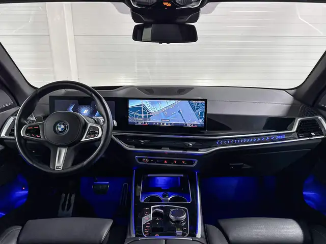 BMW X5 view 10