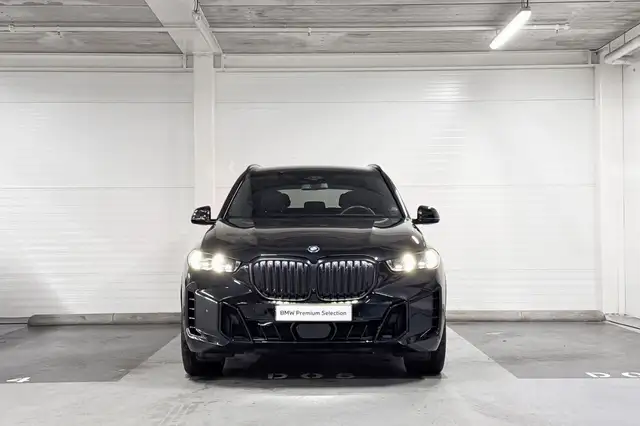 BMW X5 view 5