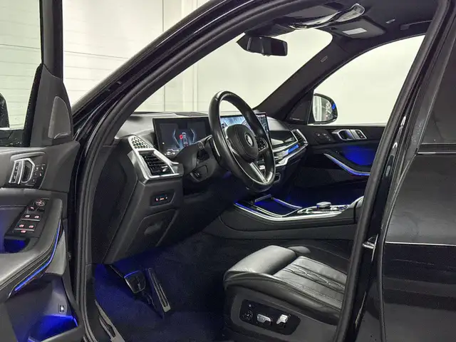 BMW X5 view 8