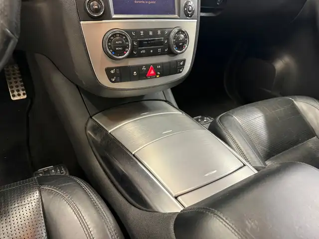 Mercedes-Benz R-Class view 8