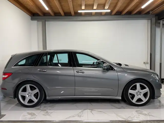 Mercedes-Benz R-Class view 3