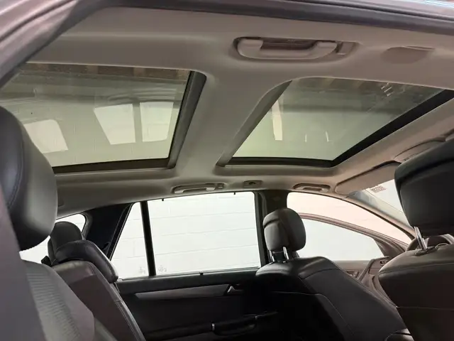 Mercedes-Benz R-Class view 14