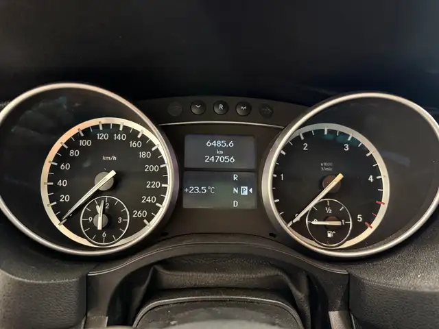 Mercedes-Benz R-Class view 7