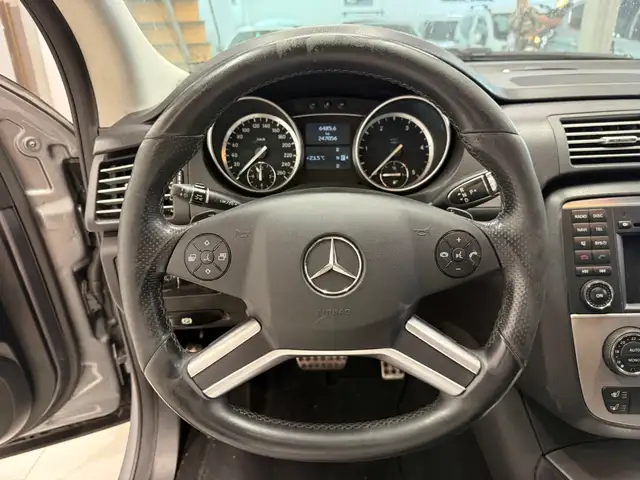 Mercedes-Benz R-Class view 6