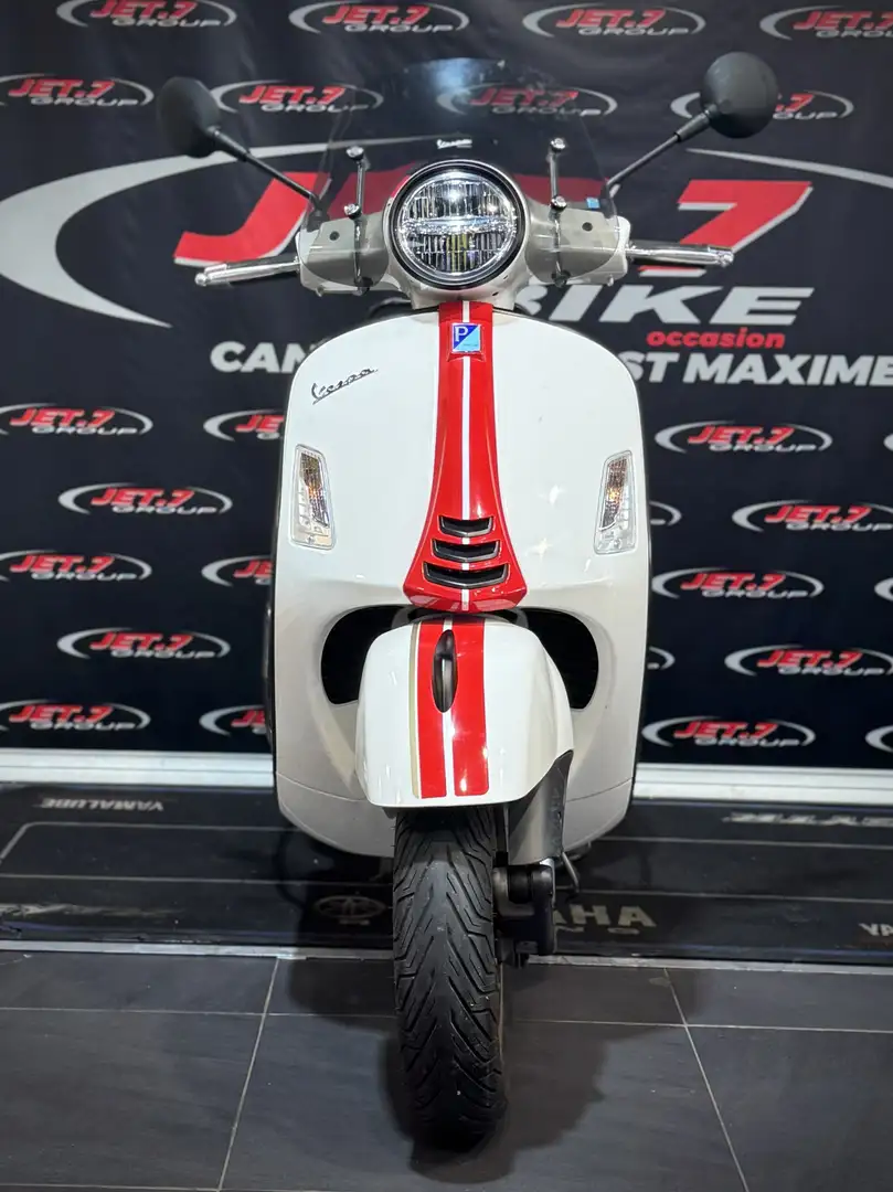 Vespa GTS Super Sport Alb - 2