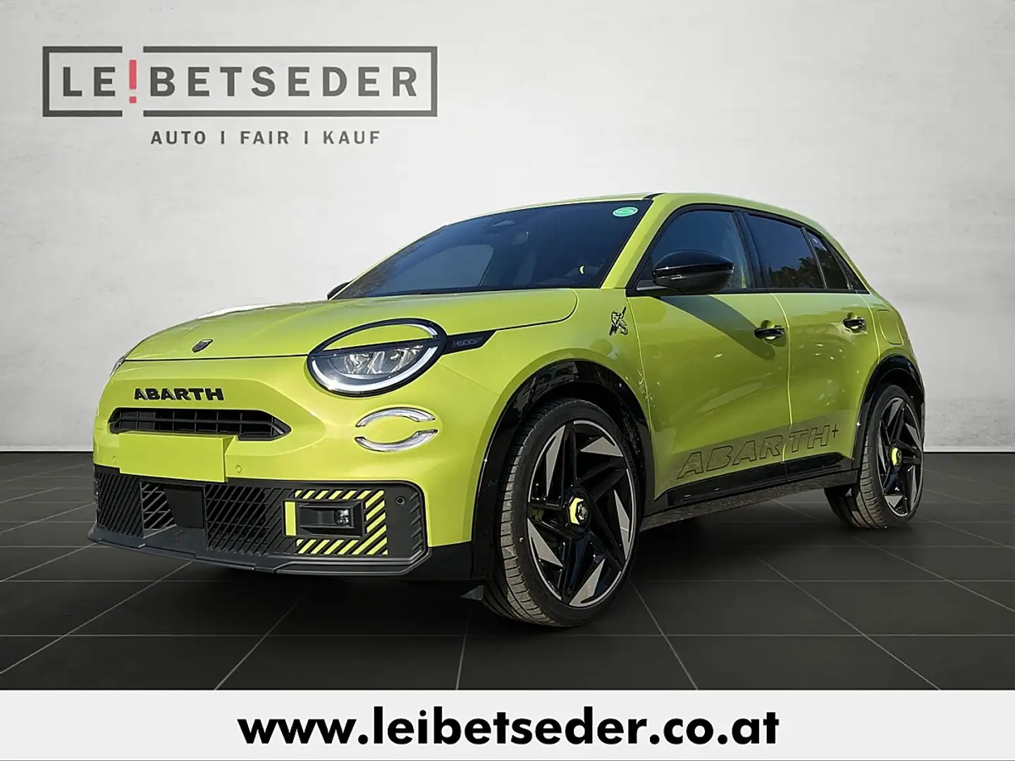 Abarth 600e 54kWh Scorpionissima Grün - 1