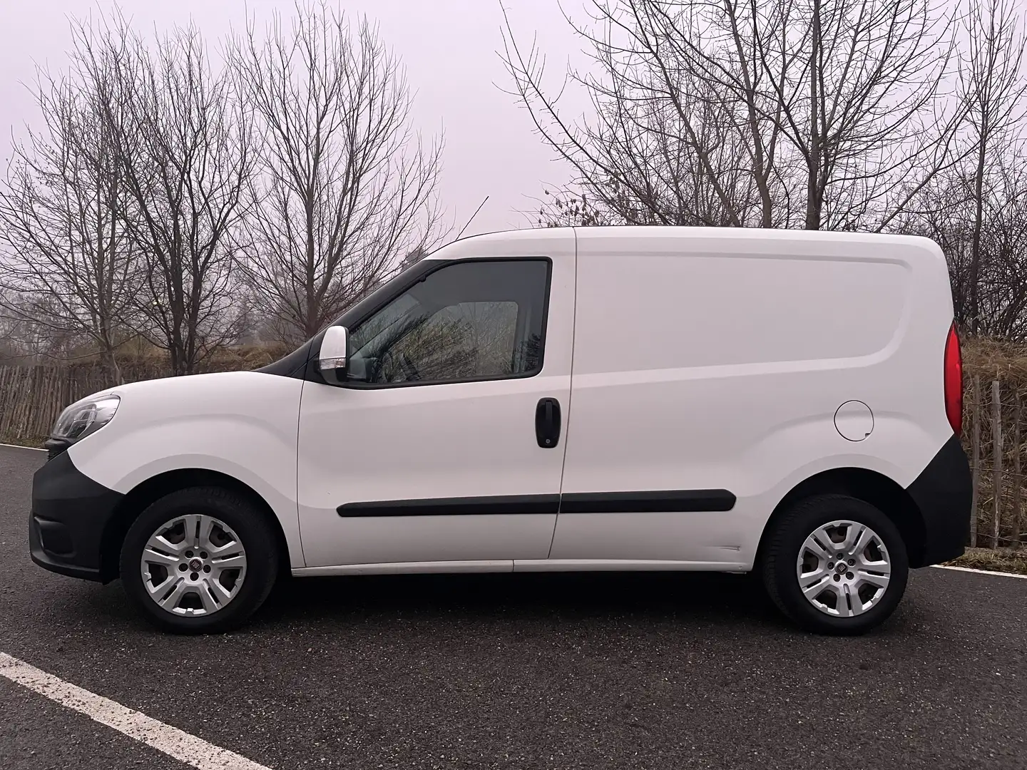 Fiat Doblo 1,3 SX Multijet Start&Stop 90 Weiß - 2