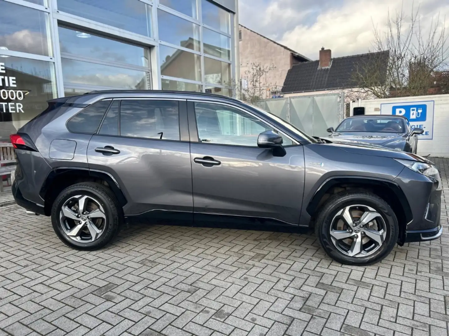 Toyota RAV 4 2,5l Plug-in Hybrid 4x4 Technik ACC SHZ LED WKR Gris - 2