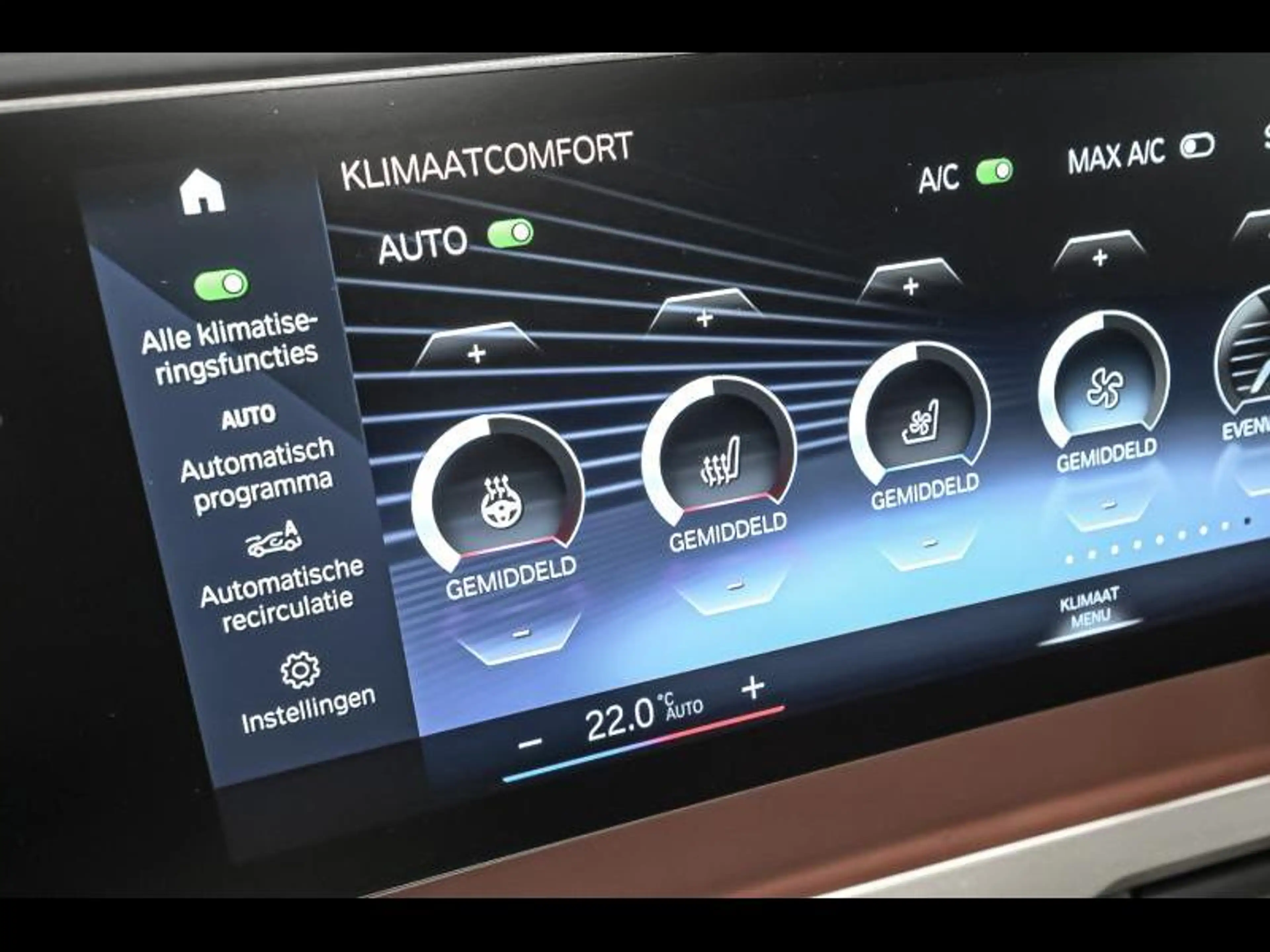 BMW iX M60 — photo 13