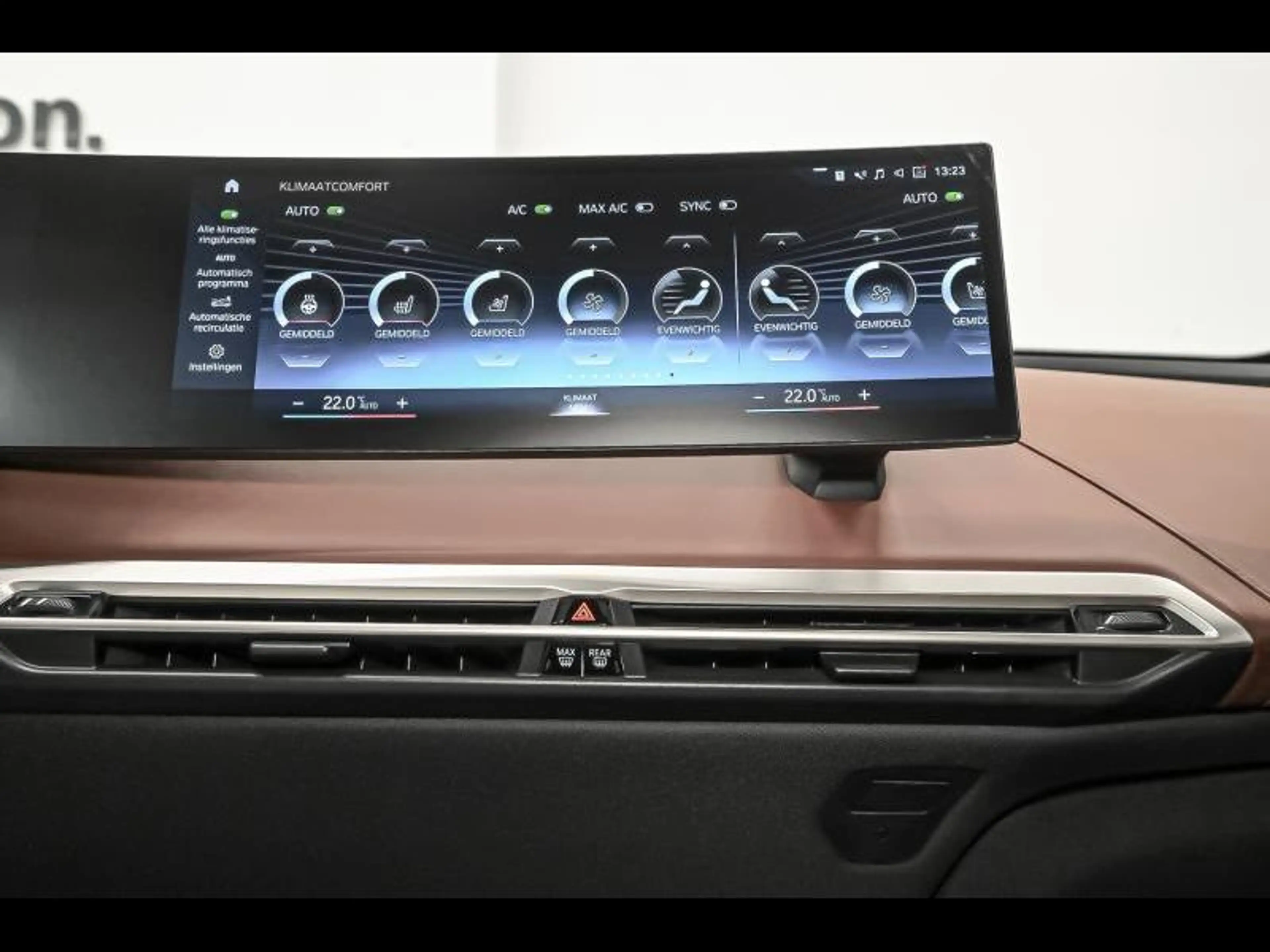 BMW iX M60 — photo 12