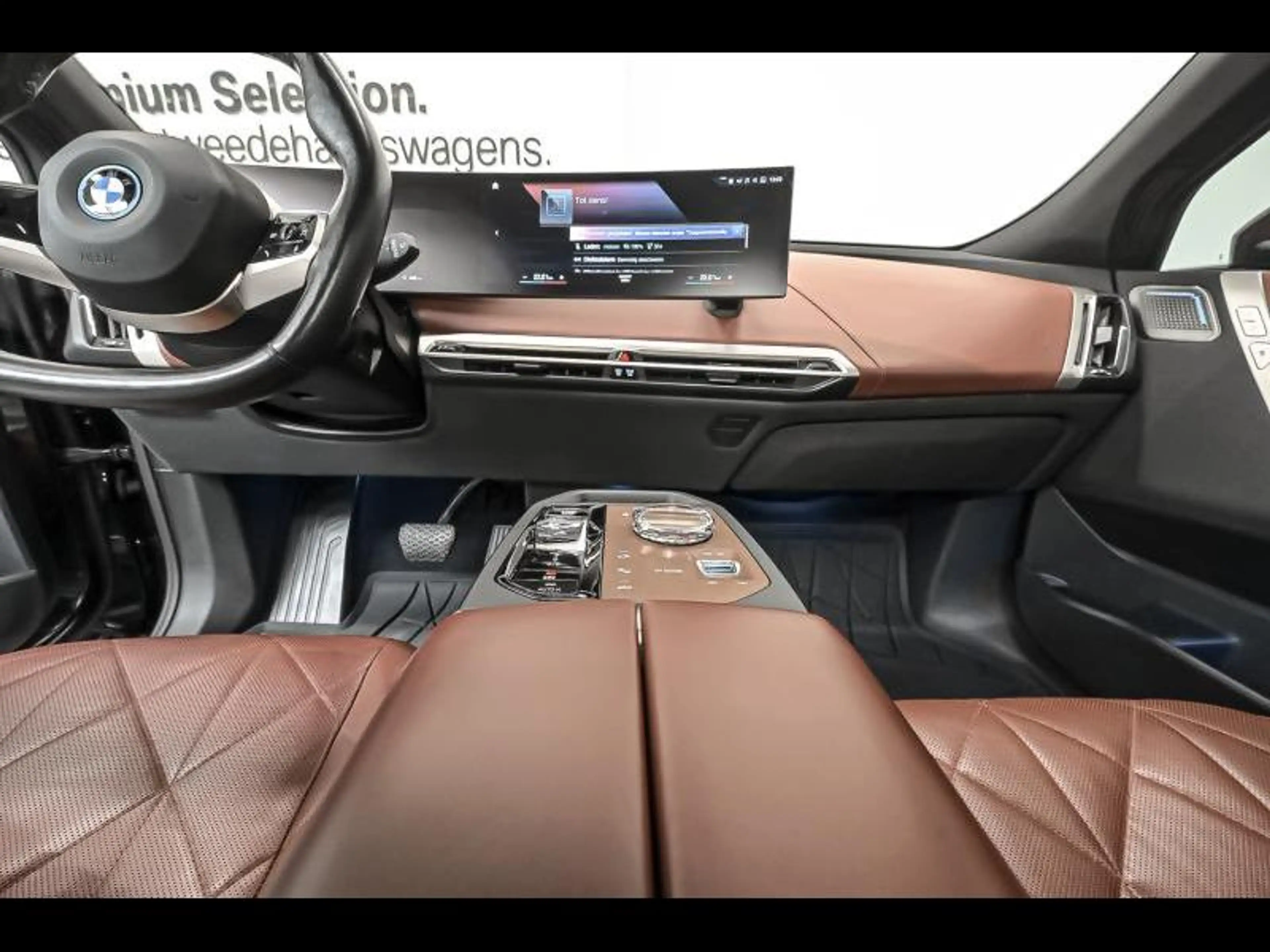 BMW iX M60 — photo 8