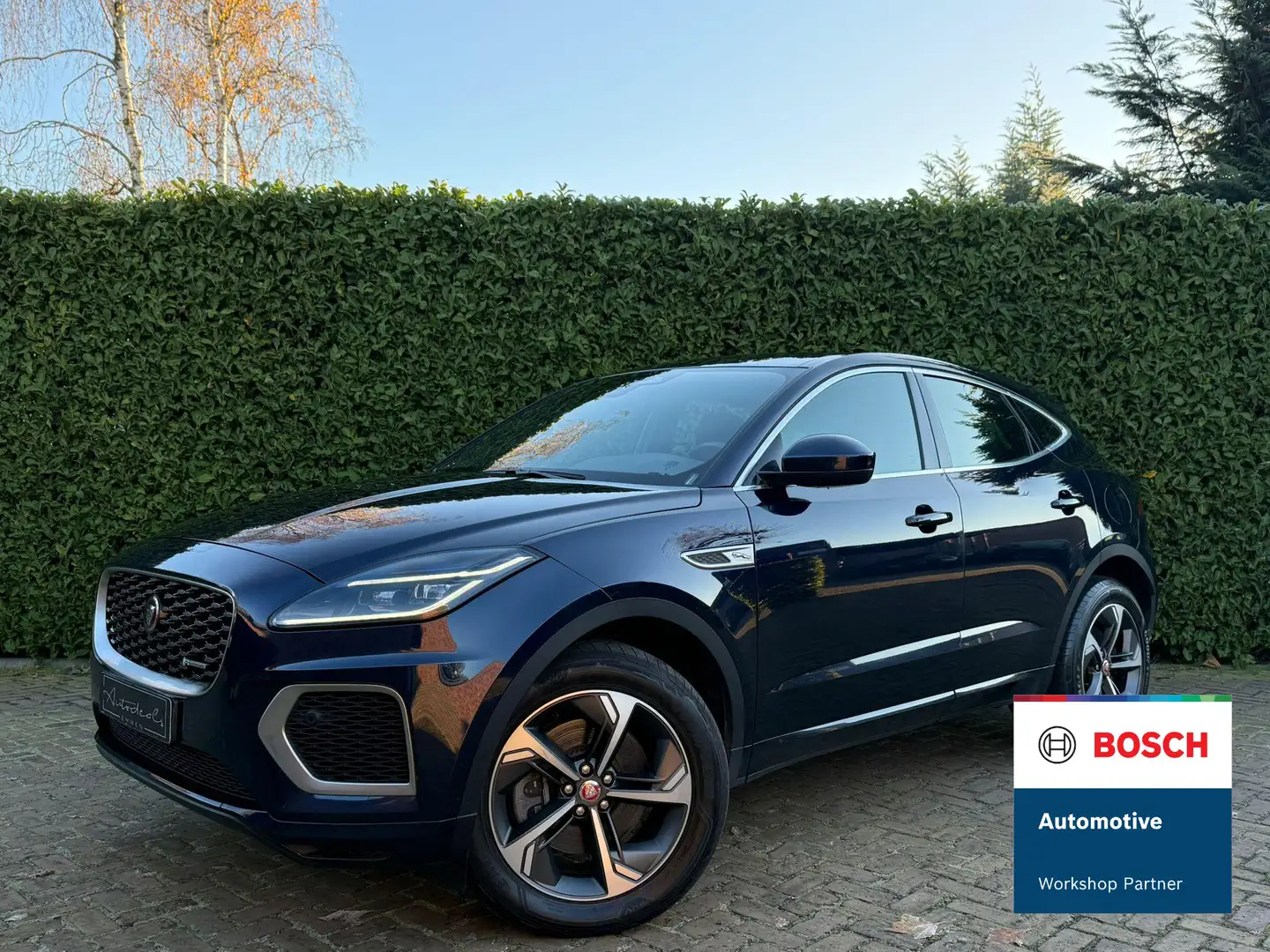 Jaguar E-Pace 1.5 P300e AWD R-Dynamic SE Trekhaak alcantara Blauw - 1