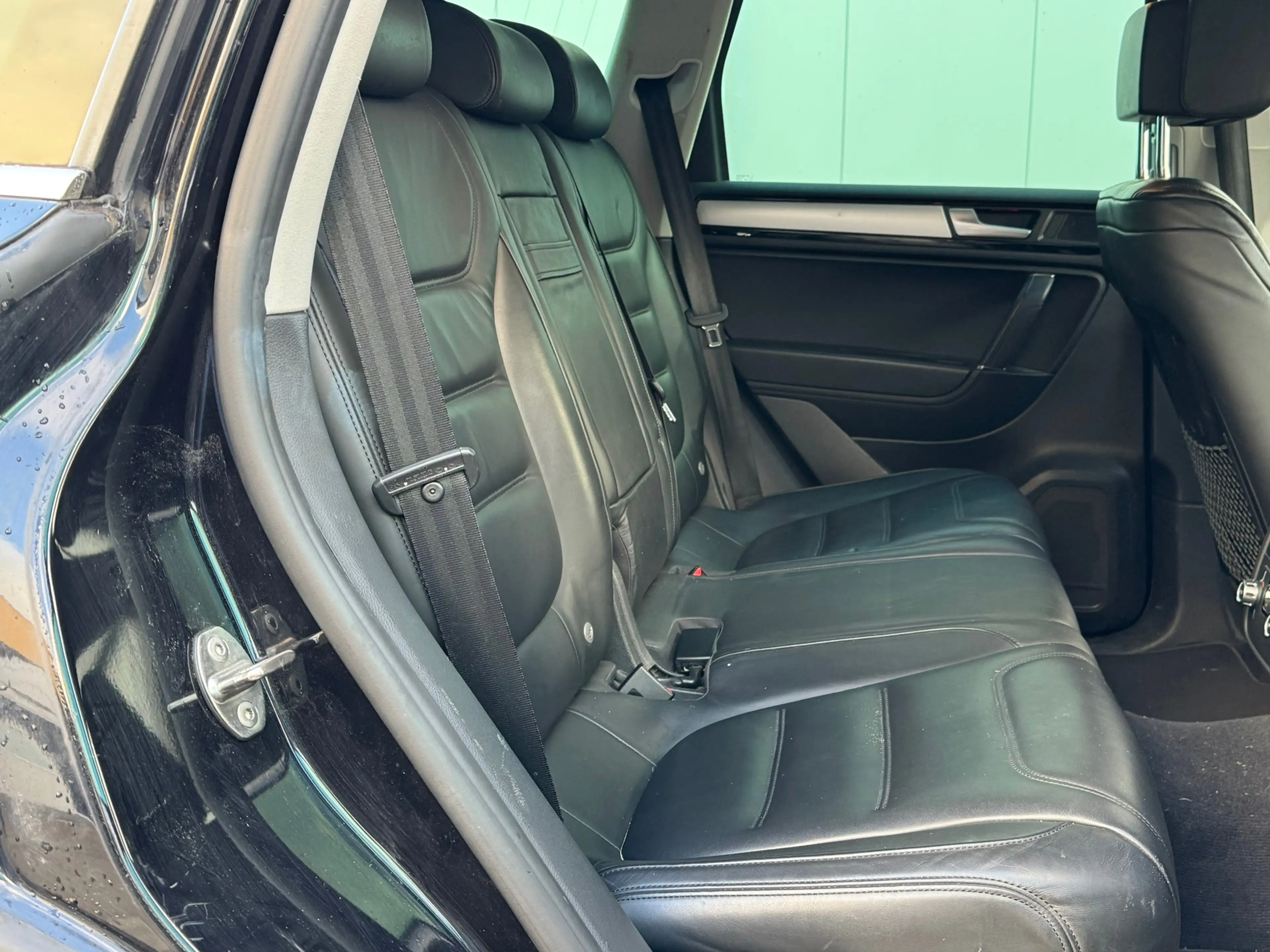 Volkswagen Touareg 3.0 TDI R-line — photo 11