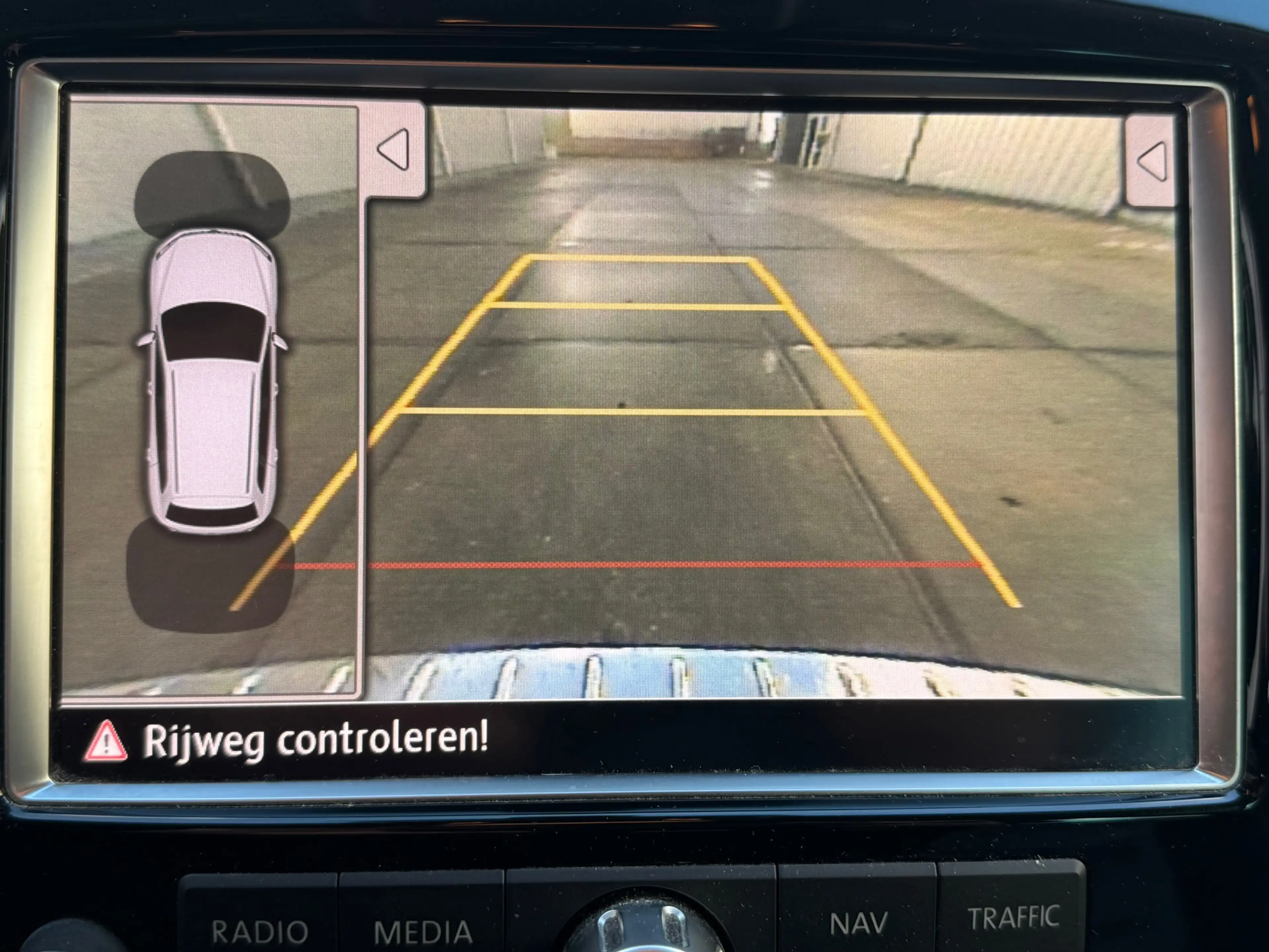 Volkswagen Touareg 3.0 TDI R-line — photo 15